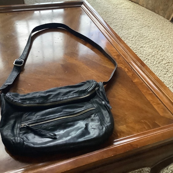 HOBO Black Crossbody Shoulder Bag - Picture 1 of 15